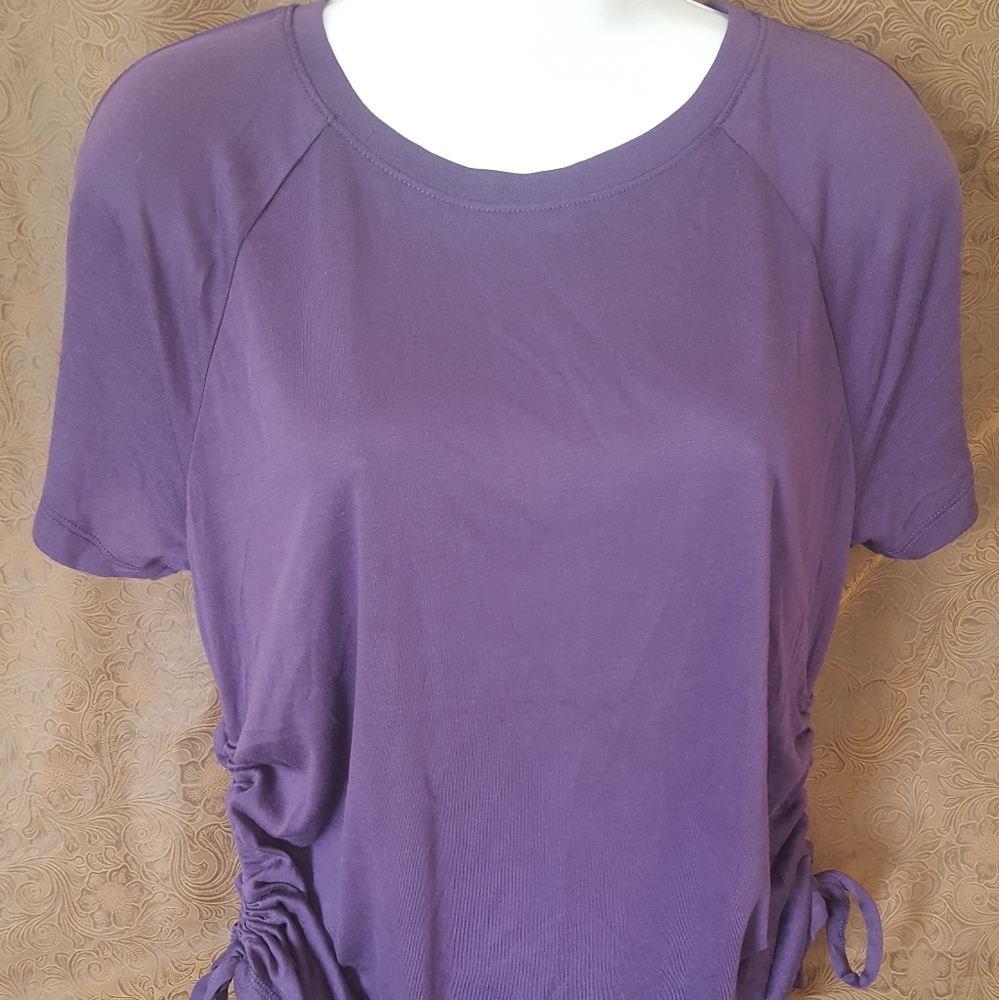 purple scrunchy t shirt size small.